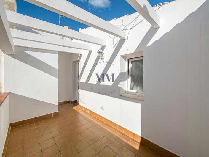 Image No.19-3 Bed Property for sale