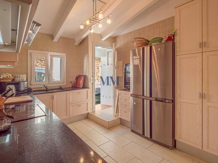 Image No.9-3 Bed House for sale