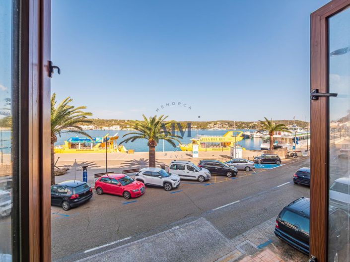 Image No.1-4 Bed Property for sale