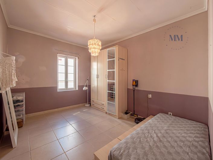 Image No.12-6 Bed House for sale