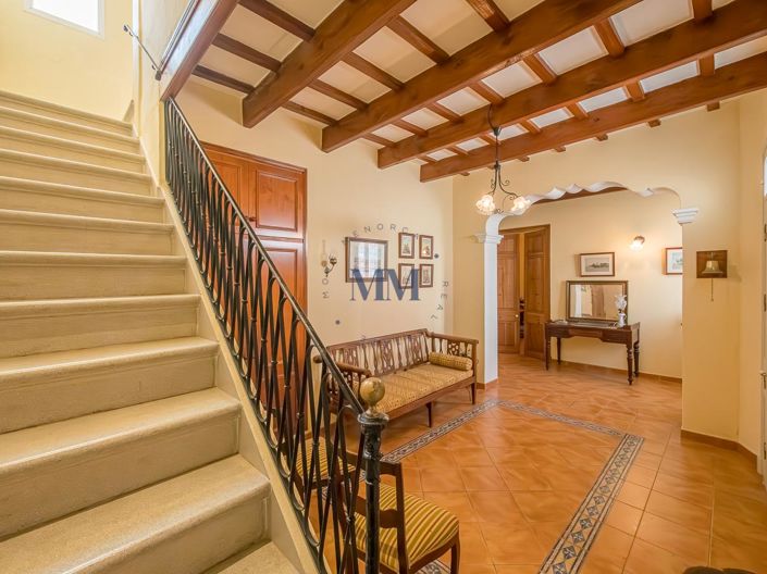 Image No.2-6 Bed Townhouse for sale