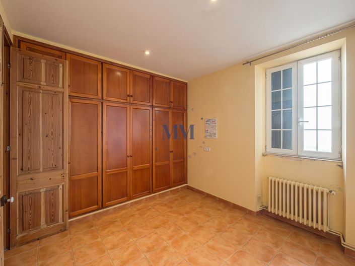 Image No.9-6 Bed Townhouse for sale