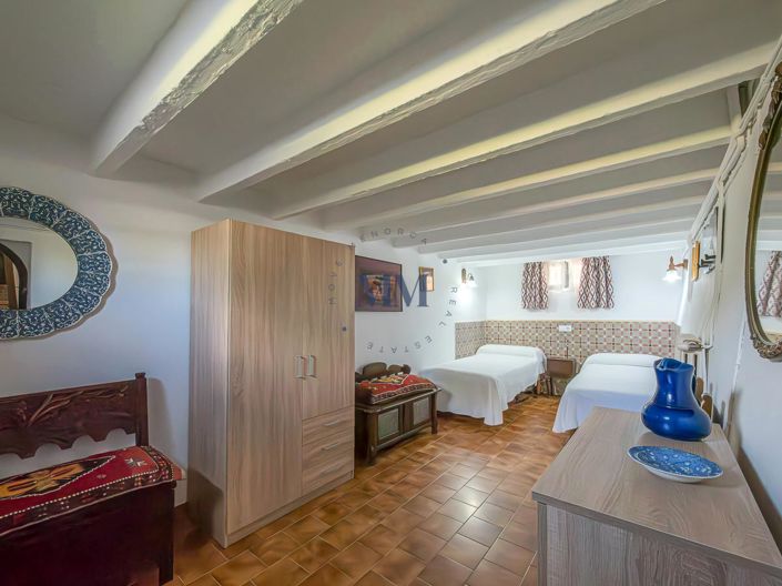 Image No.22-3 Bed Country House for sale