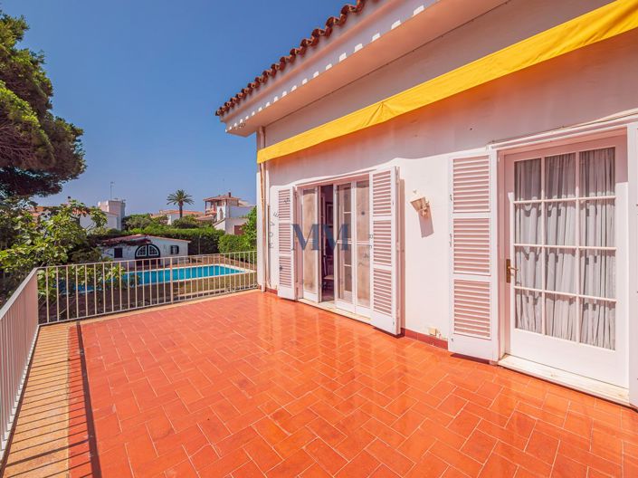 Image No.18-4 Bed House for sale