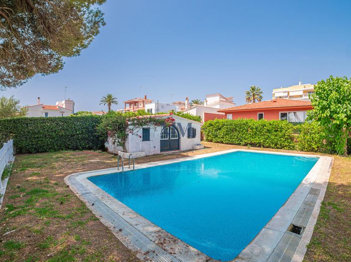 Image No.2-4 Bed House for sale