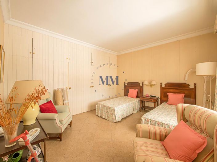 Image No.24-4 Bed House for sale