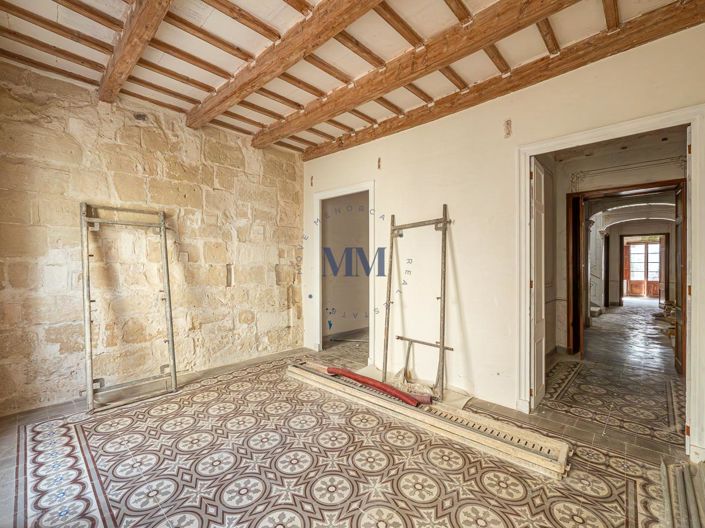 Image No.22-6 Bed Townhouse for sale