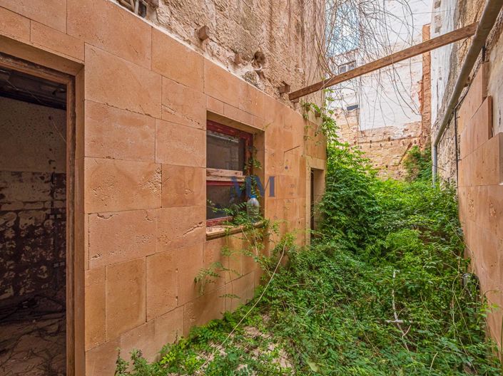 Image No.7-6 Bed Townhouse for sale