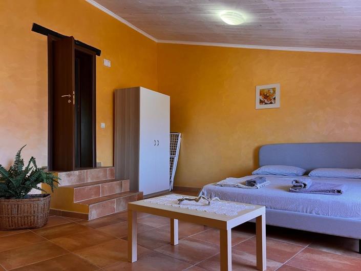 Image No.20-2 Bed Apartment for sale