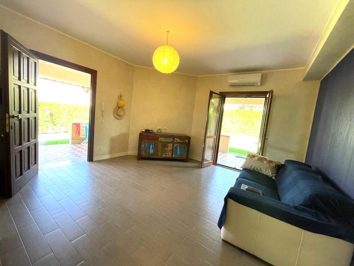 Image No.9-2 Bed Semi-Detached for sale