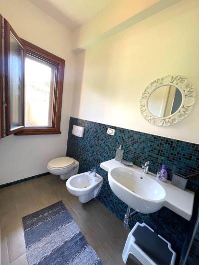 Image No.15-2 Bed Semi-Detached for sale