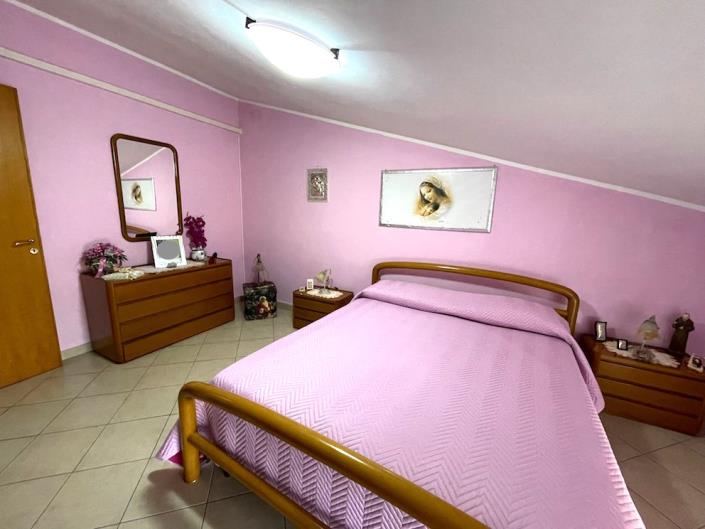 Image No.27-4 Bed Apartment for sale