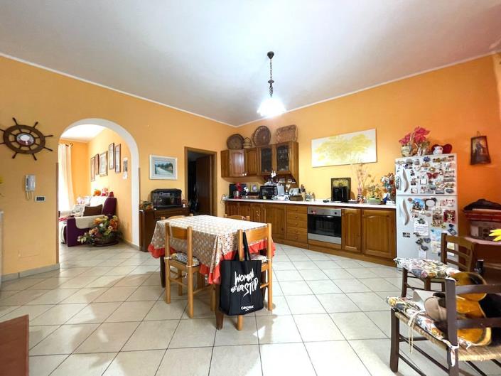 Image No.2-4 Bed Apartment for sale