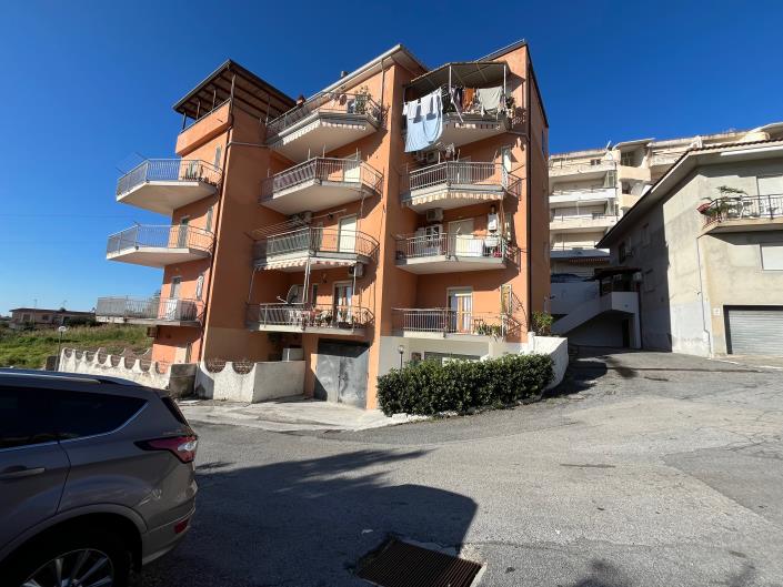 Image No.37-2 Bed Apartment for sale