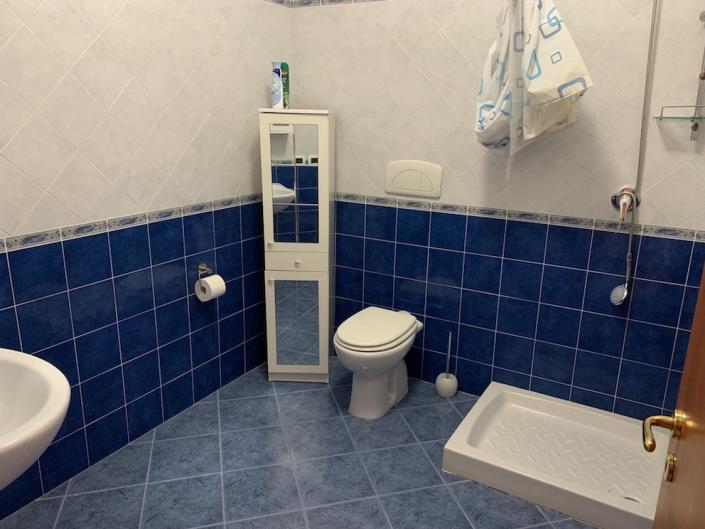 Image No.12-3 Bed House for sale