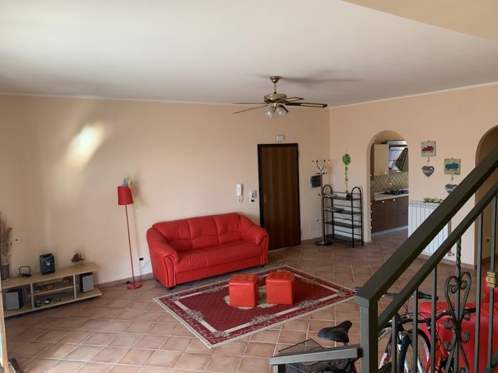 Image No.17-3 Bed House for sale