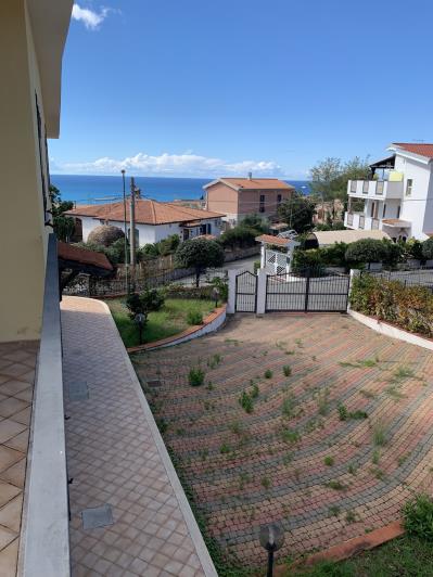 Image No.21-3 Bed House for sale