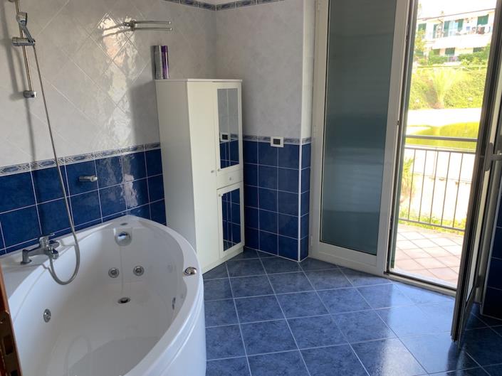 Image No.33-3 Bed House for sale