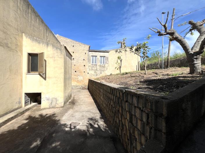 Image No.10-2 Bed Village House for sale