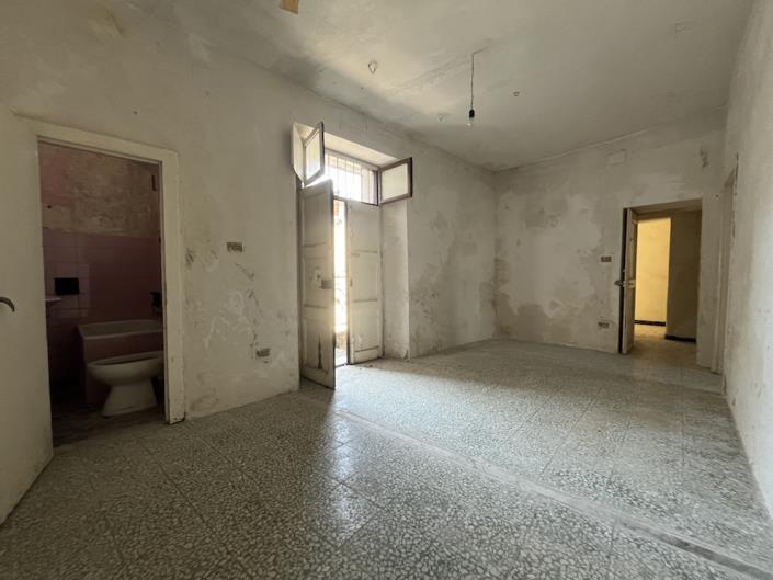 Image No.20-2 Bed Apartment for sale