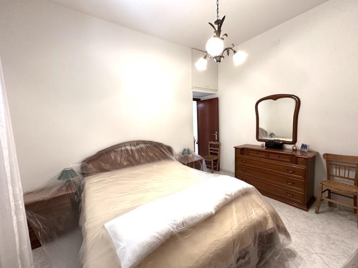 Image No.19-2 Bed House for sale