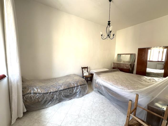 Image No.20-2 Bed House for sale