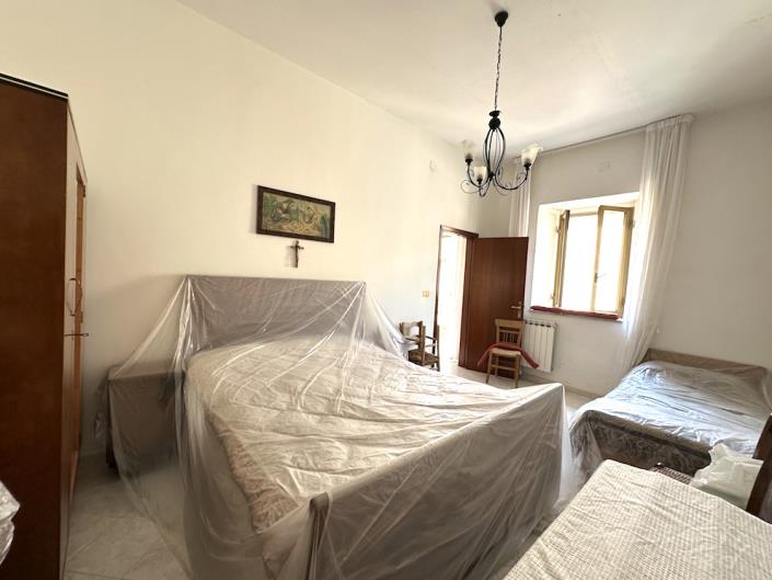 Image No.23-2 Bed House for sale