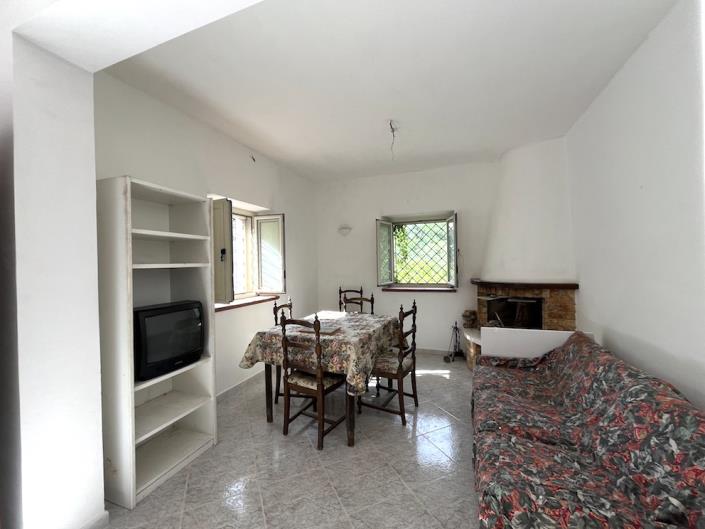 Image No.6-2 Bed Country House for sale