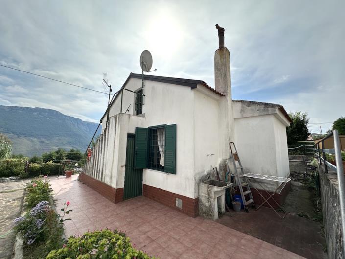 Image No.18-2 Bed Country House for sale