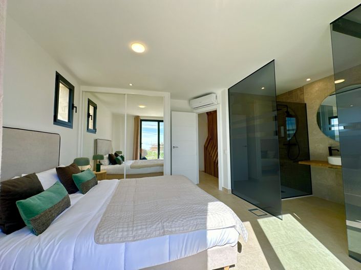 Image No.21-2 Bed Property for sale