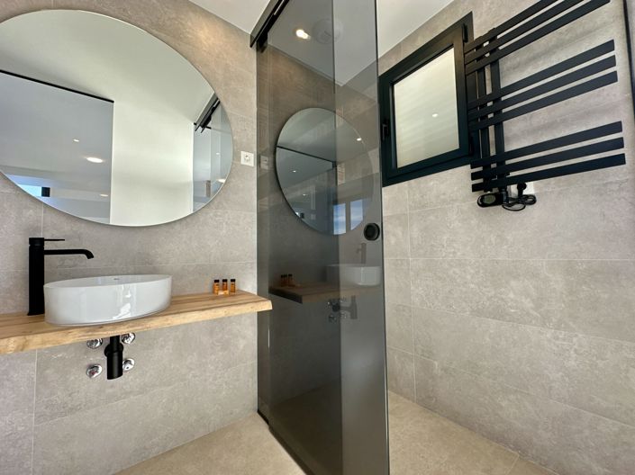 Image No.24-2 Bed Property for sale