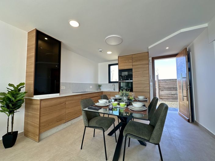 Image No.41-2 Bed Property for sale