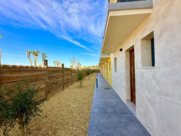 Image No.63-2 Bed Property for sale