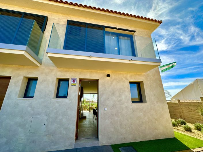 Image No.67-2 Bed Property for sale