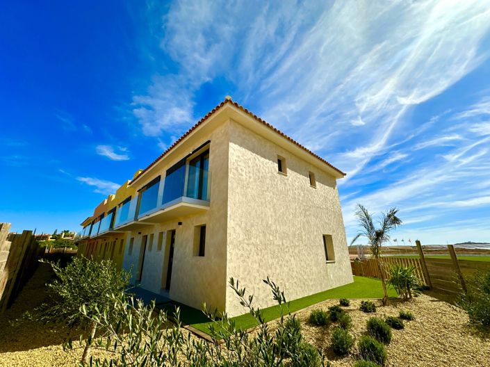 Image No.75-2 Bed Property for sale