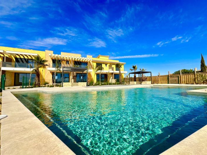 Image No.76-2 Bed Property for sale