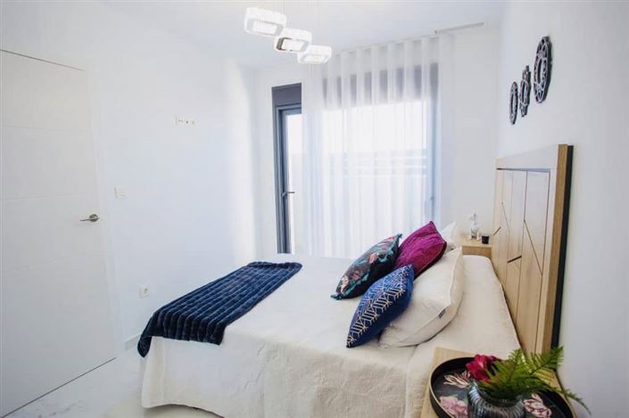 Image No.39-3 Bed Property for sale