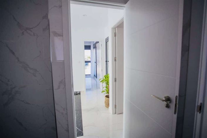 Image No.60-3 Bed Property for sale