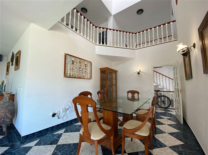 Image No.3-4 Bed Villa for sale