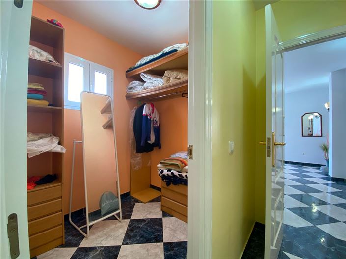 Image No.37-4 Bed Villa for sale