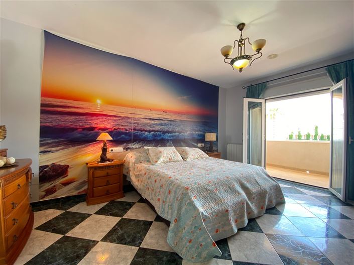 Image No.48-4 Bed Villa for sale