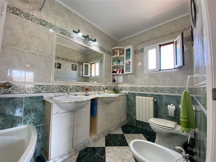 Image No.52-4 Bed Villa for sale