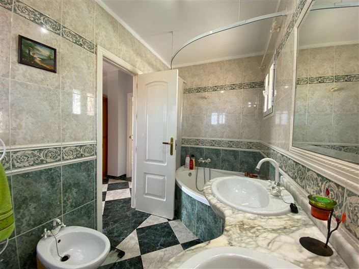 Image No.53-4 Bed Villa for sale