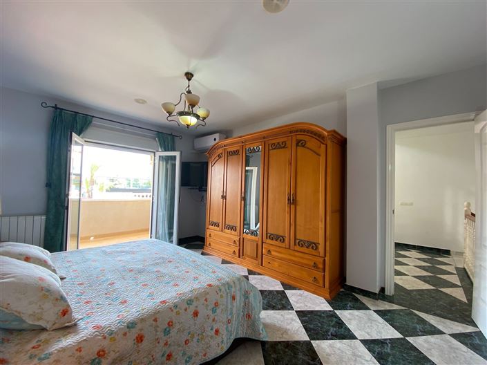 Image No.59-4 Bed Villa for sale