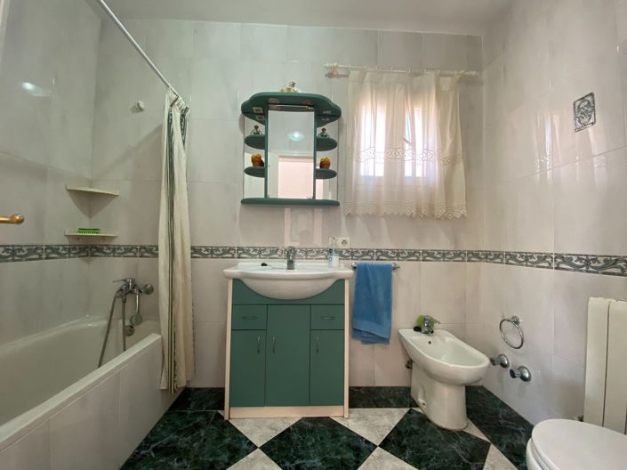 Image No.75-4 Bed Villa for sale