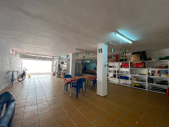 Image No.86-4 Bed Villa for sale