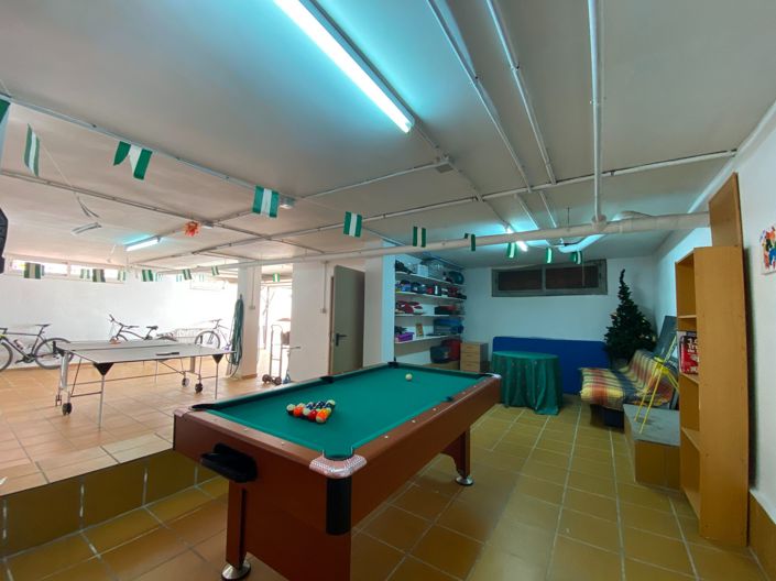 Image No.88-4 Bed Villa for sale