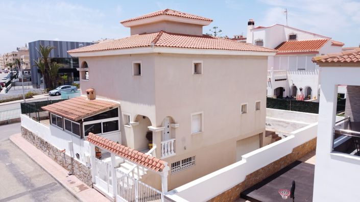 Image No.96-4 Bed Villa for sale