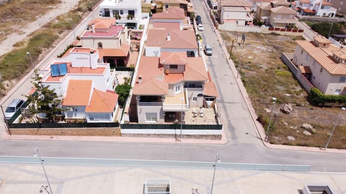 Image No.100-4 Bed Villa for sale