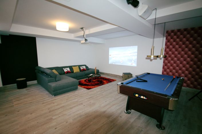 Image No.101-3 Bed Property for sale